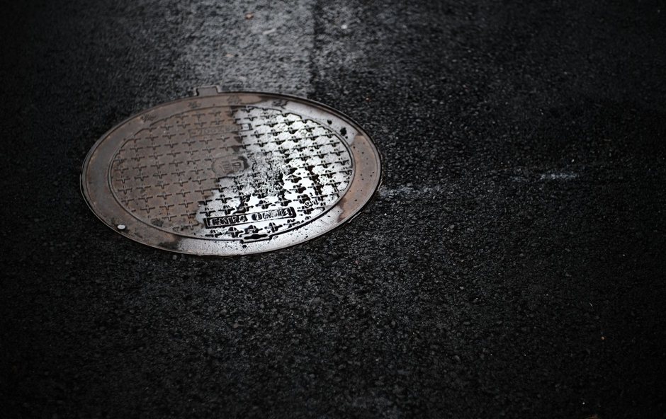 Sewer access located in Phoenix, AZ